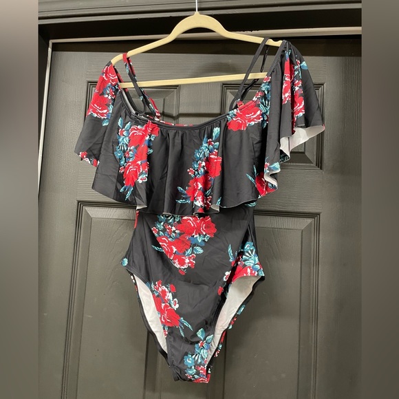 Swimsuit one piece - Picture 6 of 6